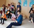 Bild: Grundschule Konnersreuth/exb
Einige Kinder der Grundschule Konnersreuth beim Vorlesetag mit Lehrerin Birgit Lehmann (vorne) und Andrea Weiß vom Team der Pfarrbücherei.