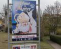 Bild: aub
Der heilige Nikolaus mit Mitra und Bischofsstab wirbt für seinen Markt am 7. und 8. Dezember im Ortsteil Venedig