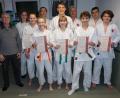 Bild: exb/Josef Schörner
Trainer Gerd Enders (links) freut sich über die Erfolge seiner Schützlinge (von links) Bastian Zötzl, Johanna Höfer, Veronika Reger, David Laubert, Ludwig Hirsch, Alicia Häring, Jürgen Porsch, Julian Steinsdörfer, Paul Forster und Theo Strobel.