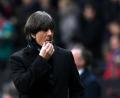 Bild: Tom Weller/dpa
Bundestrainer Joachim Löw am Dienstagabend beim Spiel gegen Nordirland.