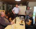 Bild: jzk
Werner Schubert, der stellvertretende Kreisvorsitzende von Bund Naturschutz (rechts) hatte Peter Postler zum Thema „Lichtverschmutzung“ in das Pfarrheim eingeladen.