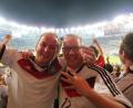 Bild: exb
Völlig außer Rand und Band: Die Deutschland-Fans Stefan Sailer (links) und André Heindl beim Triumph in Rio 2014. Mittlerweile ist die Begeisterung etwas abgekühlt.