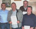 Bild: br
Auch Ehrungen stehen in der Hauptversammlung der Unparteiischen Wählergruppe Schlammersdorf auf der Tagesordnung. Für 20-jährige Zugehörigkeit überreichen Vorsitzender Gerhard Löckler (rechts) und sein Stellvertreter Stefan Lautner (links) an Helmut Speckner, Albert Schreglmann und Bernhard Müller (Mitte, von links) Ehrenurkunden.
