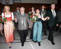 Bild: wro
Die traditionelle Polonaise wurde von Manfred Zölch, Andrea und Norbert Dietl und Herta Zölch (von rechts) angeführt.
