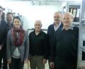 Bild: Melissa Lobenhofer
Tobias Basler, David Austermann und Bürgermeister Alwin Märkl freuen sich über das Interesse von Beate Schießlbauer, Alfons Wanninger, Gerhard Schulze und Albert Daucher (von links) an der ehrenamtlichen Mitarbeit im Archiv.
