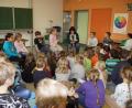 Bild: mmj
Bürgermeisterin Birgit Höcherl kam zum bundesweiten Vorlesetag in die Grundschule.