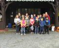 Bild: FVS/exb
Die Schüler zusammen mit Jugendleiterin Anita Köppl (hinten Zweite von links), Sabine Schönberger (hinten rechts) und Jasmin Regner (hinten links).