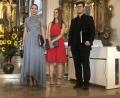 Bild: exb
Elisabeth und Eva Dommermuth sowie Raphael Ernst gestalten das Adventskonzert des Rotary-Clubs Weiden-Max-Reger in der Pfarrkirche St. Felix.