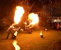 Bild: dob
Zum Abschluss des MWV-Aktionstags "Vohenstrauß im Kerzenschein" zauberte der Wadhauser Faschingsverein "Public Surprise" unter Regie des Feuershowbeauftragten Tobias Bauer eine faszinierende und spektakuläre Aufführung.