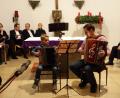 Archivbild: lnz
Max Haberkorn und Simon Strohmaier (von links), hier bei einem Auftritt im vergangenen Jahr, bringen sich auch heuer ins Programm des Steinmühler Adventssingens ein.