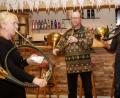 Bild: Hirsch
Die Jagdhornbläsergruppe Schwarzenfeld unter der Leitung von Ursula Nückel begrüßte die Waidmänner mit dem „Jägermarsch Nr.3“.
