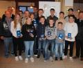 Bild: kro
Der BMV-Bezirk Oberpfalz zeichnete die neuen Bezirksmeister im Kartsport aus. Einen Sonderpreis erhielt die elfjährige Leni Reithmeier (Sechste von links), die in der Klasse 2 Deutsche Meisterin wurde. Unser Bild zeigt die Geehrten mit Bezirksvorsitzendem Horst-Otto Seidel (links), BMV-Präsident Ludwig Heining (Zweiter von links) sowie Waldershofs Zweiten Bürgermeister Karl Busch (rechts) und Kreisrat Johann Brandl (Zweiter von rechts).