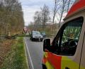 Bild: Alexander Auer
Der Unfall-VW konnte nicht mehr bremsen. Bei der Kollision mit dem umgefallenen Baum wurde das Auto stark beschädigt.