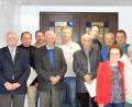 Bild: Dietmayr/exb
Sie halten dem Briefmarkensammlerverein seit Jahrzehnten die Treue (von links): Hans Dietmayr, Joachim Amberger, Andreas Heinl, Wolfgang Dietrich, Georg Ströhl, Bernhard Arbogast, Bernhard Karl, Werner Graml, Bürgermeisterin Brigitte Netta, Alfred Stöckelmeier und Michl Prem.