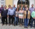 Bild: Franz Elsner
Die Seminarteilnehmer zur "Umfassende Dorferneuerung für den Ort Ebermannsdorf" vor dem Kloster Strahlfeld.