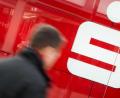 Symbolbild: Julian Stratenschulte/dpa
Die Sparkasse Regensburg kündigt die Verträge von Kunden.