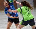 Archivbild: af
Tamara Hauer (links, im Spiel gegen die SG Rohr/Pavelsbach) erzielte fünf Tore bei der knappen Weidener Niederlage bei der HSG Naabtal.
