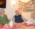 Bild: rn
Unter dem WAA-Transparent Eschenbacher Demonstranten stellten sich Hans Schuierer und Wolfgang Nowak (von rechts) den Fragen der Besucher aus Eschenbach und Umgebung.