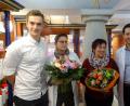 Bild: hl
Juniorchef Stefan Schug (links) und Filialleiter Georg Wallisch dankten Gerda Wöhrl und Christa Materne (von rechts) für 30 beziehungsweise 40 Jahre Mitarbeit in der Apotheke am Turm.