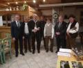 Bild: exb
Der neue Vorstand der Tirschenreuther Böllerschützen (von links): Bürgermeister Franz Stahl, Kassenrevisor Wolfgang Nurtsch, Vorsitzender Martin Hager, Kassenrevisor Jürgen Schulwitz, Schriftführer Walter Richter, Zweiter Bürgermeister Peter Gold und Zweiter Vorsitzender Josef Grassy. Zum Vorstand gehört noch Schatzmeisterin Manuela Hager (nicht im Bild)