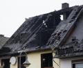 Bild: Thomas Frey/dpa
Tödliche Falle: Das ausgebrannte Einfamilienhaus im Ortskern von Mengerskirchen.