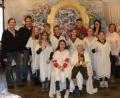 Bild: fjo
Unter Regie von Magdalena Mensch (Vierte von rechts) probt der junge Nachwuchs ein äußerst amüsantes Stück und ist voller Vorfreude auf die Premiere am ersten Advent.