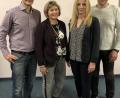 Bild: njn
Die Vorsitzenden des Gesamtschul-Elternbeirats Martin Gallersdörfer (links) und Manuel Neugirg (rechts) mit (von links) Konrektorin Beate Koch und der neuen Rektorin Sabine Graser.