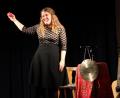 Bild: prh
Mit dem Wutball mitten ins Herz wurde die Kabarettistin Franziska Wanninger in ihrem Programm "furchtlos glücklich" getroffen. Mit ihrem Typen-Kabarett begeistert sie das Publikum im Theaterstodl des Gasthauses Plödt.