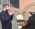 Bild: fjo
Lukas Drexel (Trompete) und Florian Gross (Orgel) gastieren als "Brasso Continuo" mit einem Kirchenkonzert in der Waidhauser Emmeramskirche.