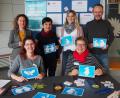 Bild: Bühner
Organisatoren und Akteure des Welt-AIDS-Tags 2019 sind (sitzend, von links) Anja Sauer und Gabi Raithel vom Gesundheitsamt Neustadt-Weiden und (stehend, von links) Jugendsozialarbeiterin Sandra Schlegl, Ärztin Barbara Steinhauser, Studienreferendarin Franziska Meier und Gesundheitsamtsleiter Dr. Thomas Holtmeier.