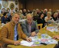 Bild: twi
Bautechniker Michael Wagner (links vorne) im Gespräch mit Bürgermeister Konrad Kiener.