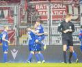 Bild: Sascha Janne
Jahn Regensburg machte es durchschnittlichen Gastgebern viel zu einfach: Jubel nach dem 3:0 für den Karlsruher SC durch Phlipp Hofmann (Mitte) spektakulären Fallrückzieher. .
