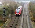 Bild: Hösamer
Die Bahnstrecke Hof-Regensburg (im Bild der Abschnitt zwischen Irrenlohe und Schwandorf) wird elektrifiziert. Dabei sind aufwändige Umbauten nötig, auch zusätzliche Gleise und neue Brücken.