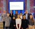 Bild: Dreifaltigkeits-Mittelschule/exb
Eine Amberger Delegation der Dreifaltigkeits-Mittelschule feiert in München den zehnten Geburtstag der bayerischen Mittelschule.