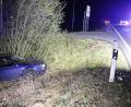 Bild: jma
Der Golf des Unfallverursachers bleibt im Graben liegen.