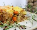 Bild: Matthias Würfl
Als Beilage passt zum „Shepherd’s Pie“ maximal ein Salat. Fleisch, Kartoffelbrei, Erbsen und Karotten befinden sich ja schon in der Auflaufform.