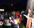 Bild: fvo
Beim Adventsmarkt der Freien Wähler sorgt der Besuch des Nikolaus (alias Michael Troidl) für einen Ansturm der kleinen Gäste.