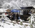 Bild: Petra Hartl
Besonders romantisch ist der forstliche Weihnachtsbasar auf dem Mariahilfberg bei Schnee: Doch der ist für das Wochenende nicht in Sicht. Auch ohne die weiße Traumkulisse ist der Weihnachtsmarkt aber einen Besuch wert.