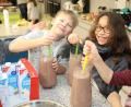 Bild: njn
Schon die Vorbereitung des Schulfrühstücks machte den Kindern viel Spaß.