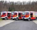 Bild: egl
Die Feuerwehren Schnaittenbach, Freudenberg-Wutschdorf und Hahnbach haben neue Löschfahrzeugs (LF20 KatS) bekommen. Für einen offiziellen Fototermin standen diese am Sonntag erstmals nebeneinander.