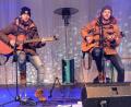 Bild: Hirsch
Das Wackersdorfer Duo "Kerschnies" trat bei der Eröffnung des Adventsmarktes in Sokolov auf.