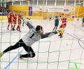 Bild: Hubert Ziegler
Tor für die DJK Gebenbach: Der Bayernligist – hier in den grünen Trikots im Halbfinale gegen die SpVgg Pfreimd – ist beim „Edeka-Schöffler-Cup“ der Titelverteidiger. Im Endspiel gab es einen 3:2-Sieg gegen die SpVgg SV Weiden.