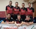 Bild: tob
Die Herren I mit Lubomir Kriz, Alois Spitzer, Sebastian Thurn, Jan Kudrna (hintere Reihe von links), David Kiener, Christian Brabec und Damir Prstec (vorne von links) wurden mit 17:1 Punkten Herbstmeister in der Landesliga Ostnordost.