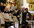 Bild: le
Still wird es in der katholischen Pfarrkirche St. Johannes der Täufer, als die Musikanten und Sänger aus dem Pleysteiner und Miesbrunner Land das 6. Adventssingen der Volksbank Raiffeisenbank Nordoberpfalz eröffneten.
