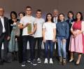 Bild: Andreas Gebert
Bei der Preisverleihung waren dabei: (von links) Christof Prechtl, Hannelore Reil-Heining, Elfriede Ohrnberger, Lukas Fleischmann, Tom Seidl, Johanna Eckl, Michael Mötter, Theresa Forster, Anne Bräuer, und Liane Schuster.