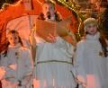 Bild: gi
Christkind mit seinen beiden Engeln begrüßt die Kinder und lädt zum Markt ein.