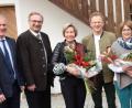 Bild: bö
Chefwechsel beim Forstbetrieb Burglengenfeld (von links): Erwin Graf, MdL Alexander Flierl, Helga Verron, Thomas Verron, Annette Scholz, Hans Mages, Vorstand Reinhardt Neft und Personalratsvorsitzender Andreas Ferstl.