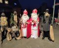 Bild: rdh
Seit Jahrzehnten sind in der Pfarrgemeinde Hohenthan am Vorabend des 6.Dezember Nikolaus und Knecht Rupprecht unterwegs, organisiert von der Landjugend. Mit neuen Kräften konnte dabei beim Nikolausdienst eine Verjüngung erreicht werden.