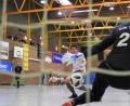 Bild: Büttner, Gerhard
Da hatte Daniel Fijalkowski keine Chance: Der Torwart der DJK Weiden musste diesen Schuss eines Spielers des VfB Mantel passieren lassen. Egal: Beide Mannschaften qualifizierten sich für die Zwischenrunde der Futsal-Kreismeisterschaft.