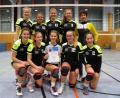 Bild: exb
Die U-18-Volleyballerinnen des SV Hahnbach gewannen mit einem Finalsieg gegen den TB/ASV Regenstauf den Oberpfalztitel und qualifizierten sich für die nordbayerische Meisterschaften. Auf dem Bild das erfolgreiche Team mit (hinten von links) Lisa Großmann, Louisa Tilgen, Julia Polito, Mira Sperber, Trainerin Elisabeth Lederer, (vorne von links) Lucy Riß, Kathi Fenk, Lea Borawski, Dennis Tuchan und Vroni Wagner.